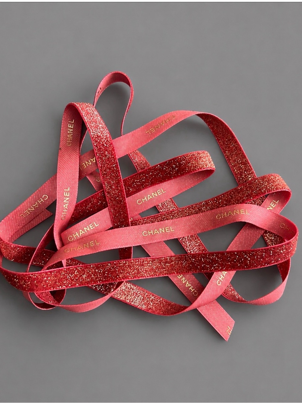 CHANEL 2019 Holiday Glitter Ribbon 3 Yards Continuous
Gold Red Gift Wrap